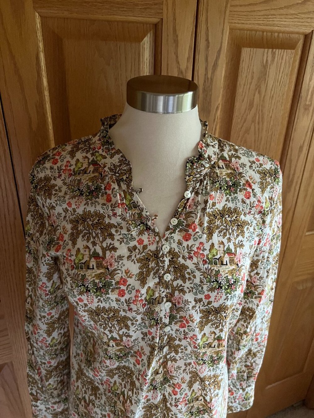 TALBOTS -- Band Collar Popover - Countryside Print -- Excellent Condition